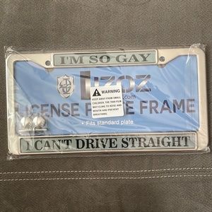 I’m so gay I can’t drive straight license plate frame